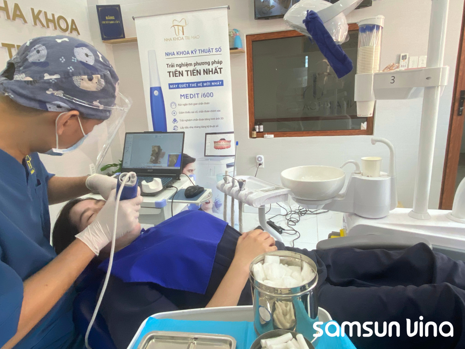 Samsun Vina chuyển giao công nghệ máy quét trong miệng kỹ thuật số Medit i600 cho nha khoa Trí Hảo 